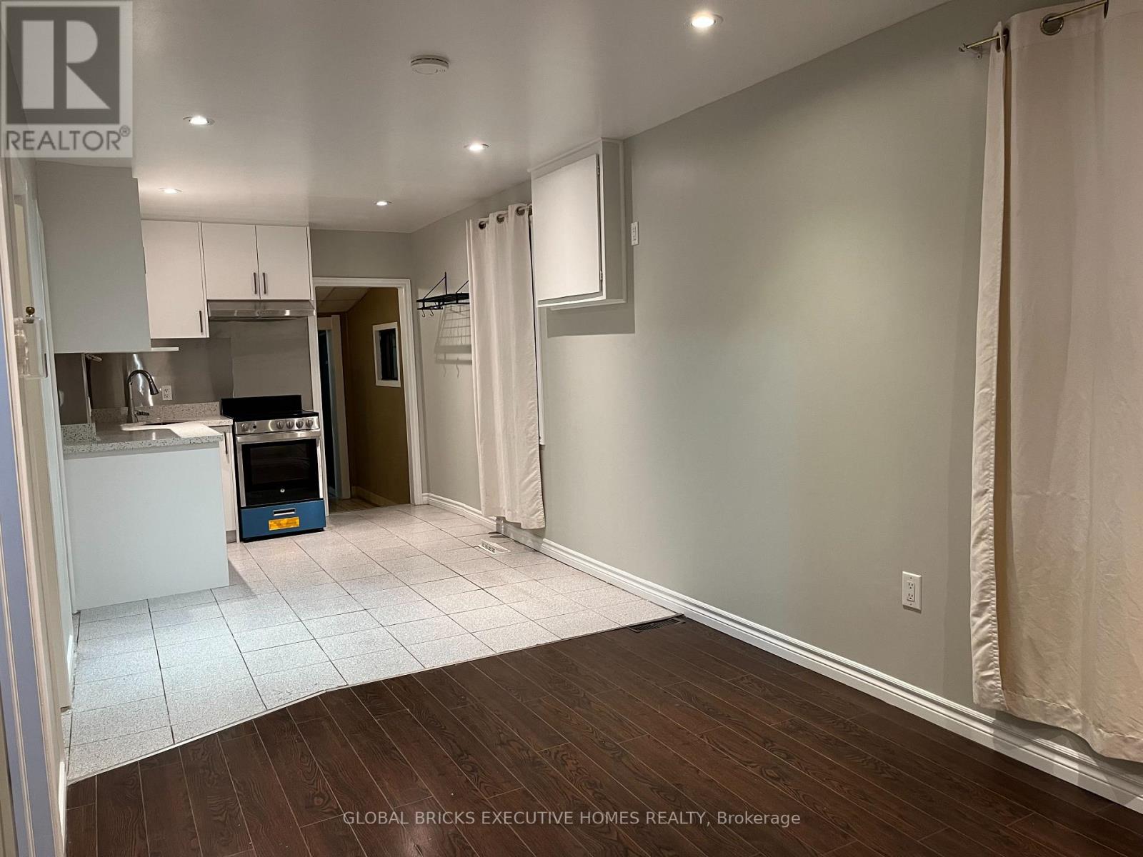 367 Kipling Avenue, Toronto, Ontario  M8V 3K8 - Photo 7 - W13786184