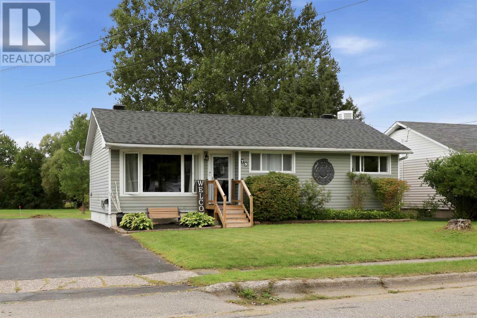 75 Indiana Dr, Sault Ste. Marie, Ontario  P6A 4Y4 - Photo 2 - SM262471