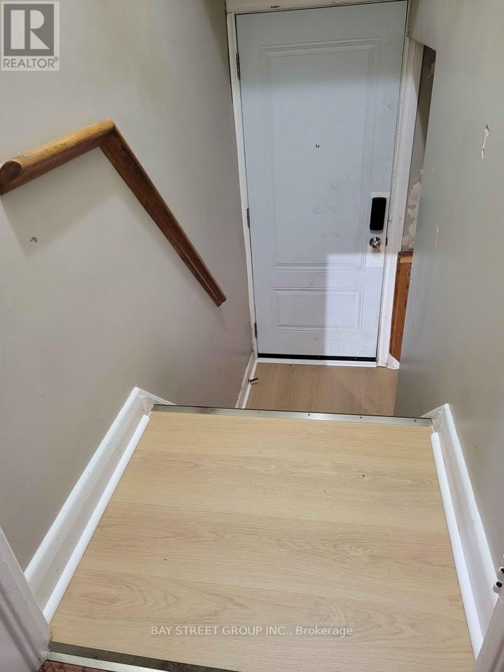 182 PHYLLIS AVENUE photo 11