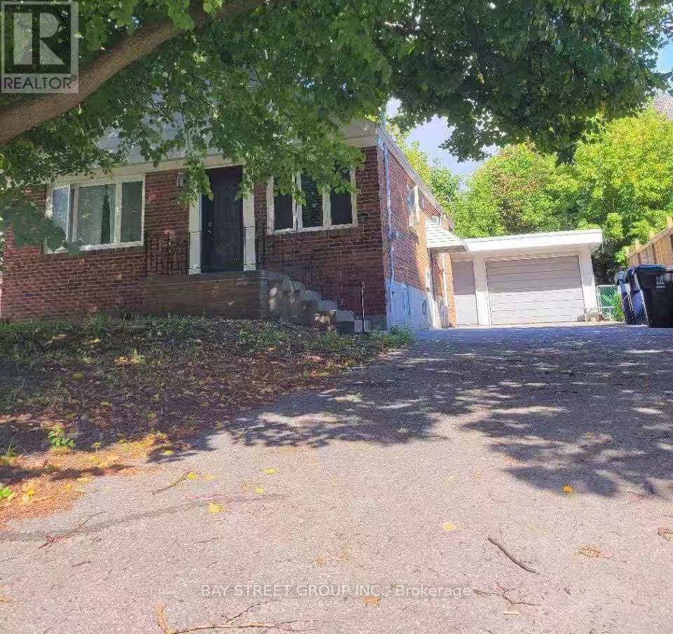 182 PHYLLIS AVENUE, Toronto, Ontario