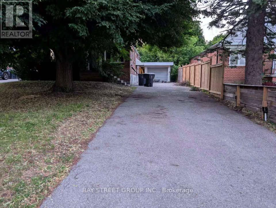182 PHYLLIS AVENUE photo 14