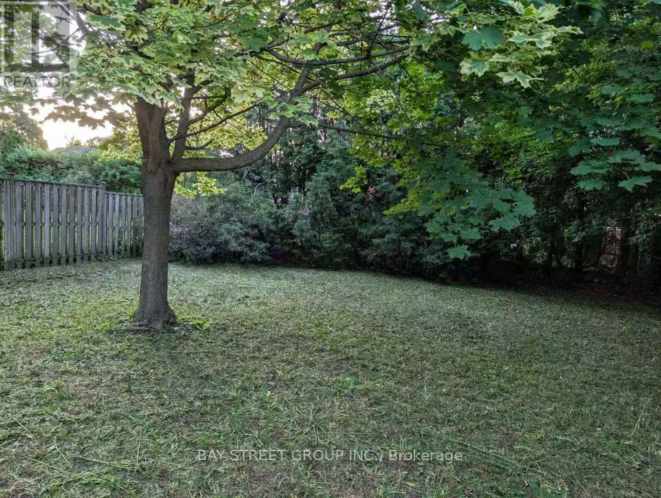 182 PHYLLIS AVENUE photo 15