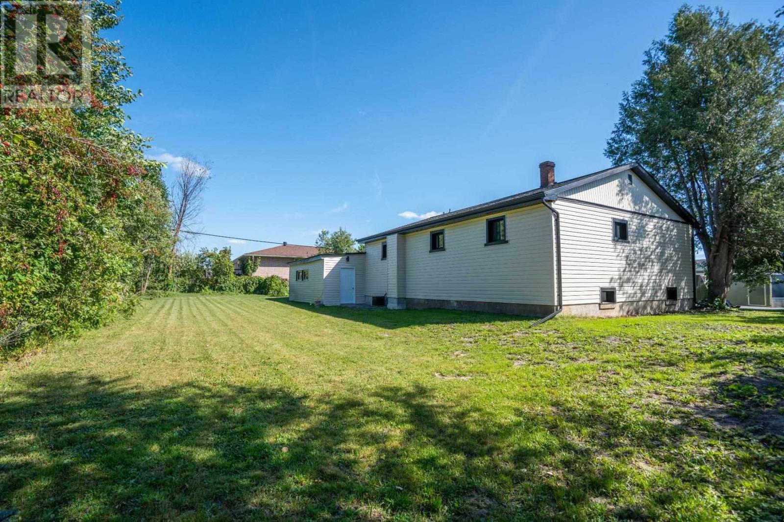 262 Kingsford Rd, Sault Ste. Marie, Ontario  P6C 2W1 - Photo 3 - SM262526
