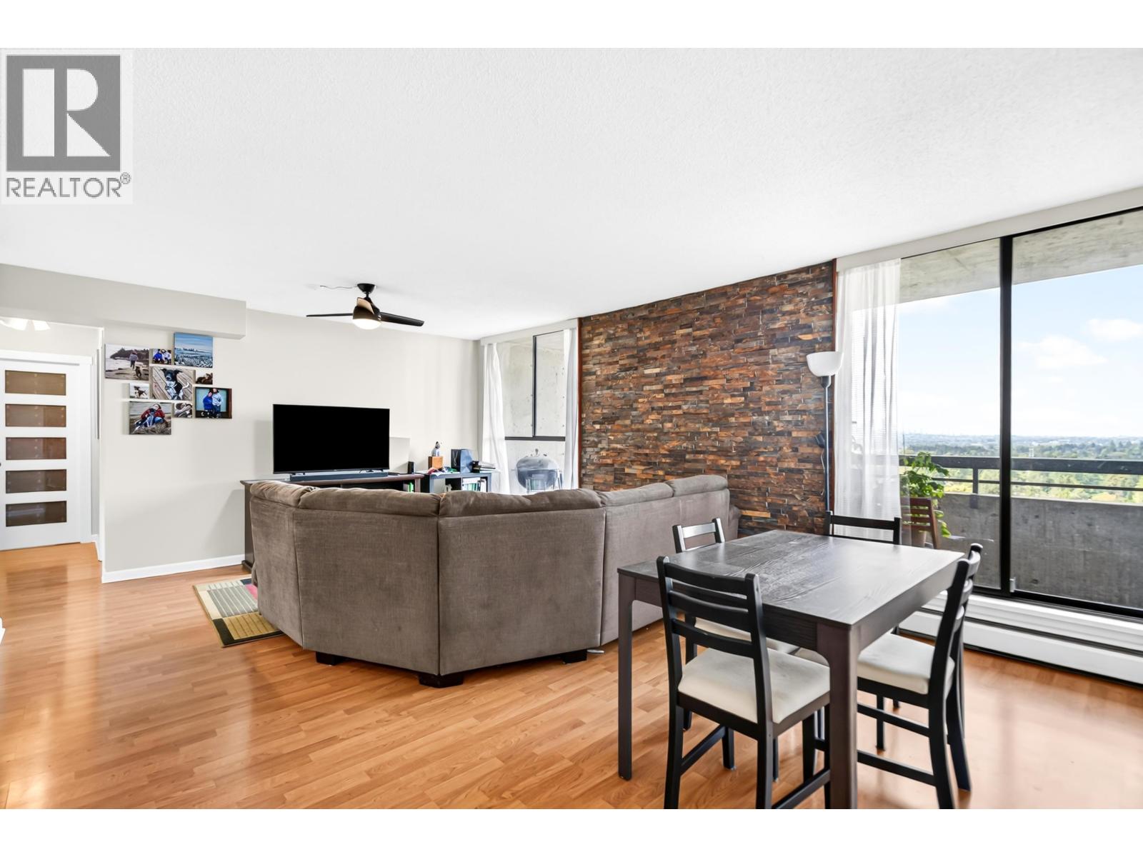 1601 3771 Bartlett Court, Burnaby, British Columbia V3J 7G8 - Photo 12 - R3160969
