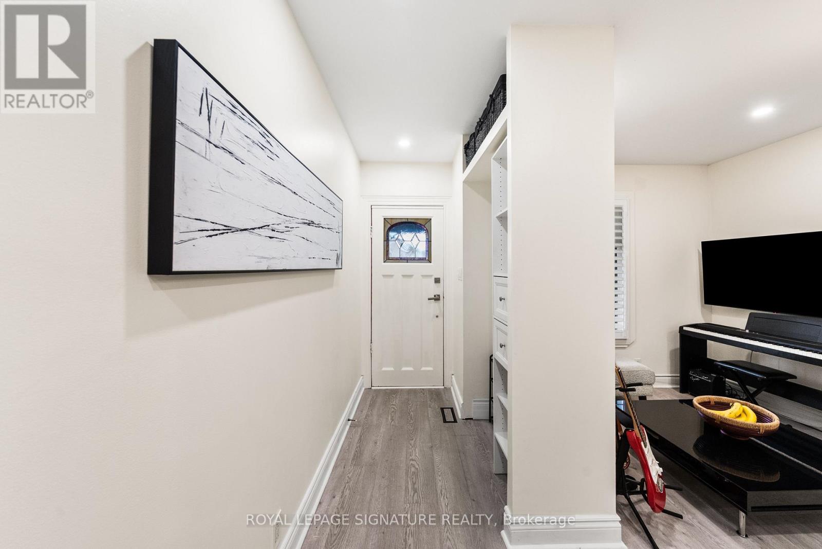 122 Duvernet Avenue, Toronto, Ontario  M4E 1V4 - Photo 8 - E13784056