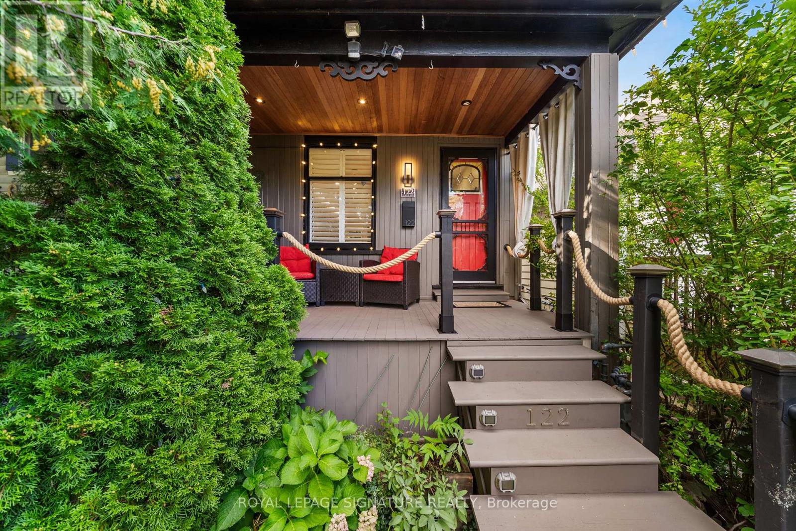 122 DUVERNET AVENUE, Toronto, Ontario