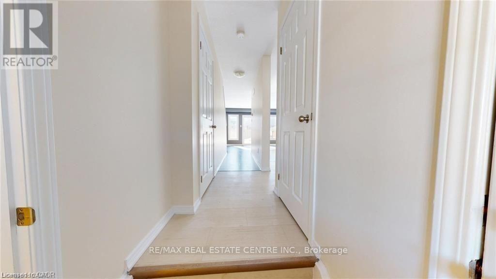 11 Sorrento Street, Kitchener, Ontario  N2R 0A4 - Photo 3 - X13786054