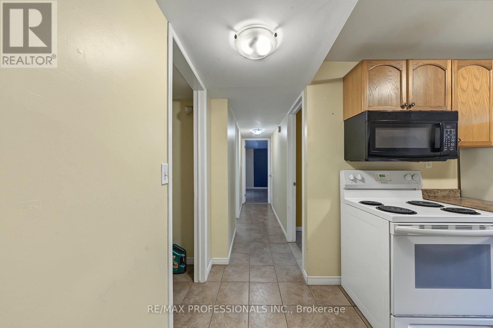 Lower - 13 Waite Lane, St. Catharines, Ontario  L2P 3Y7 - Photo 2 - X13786082