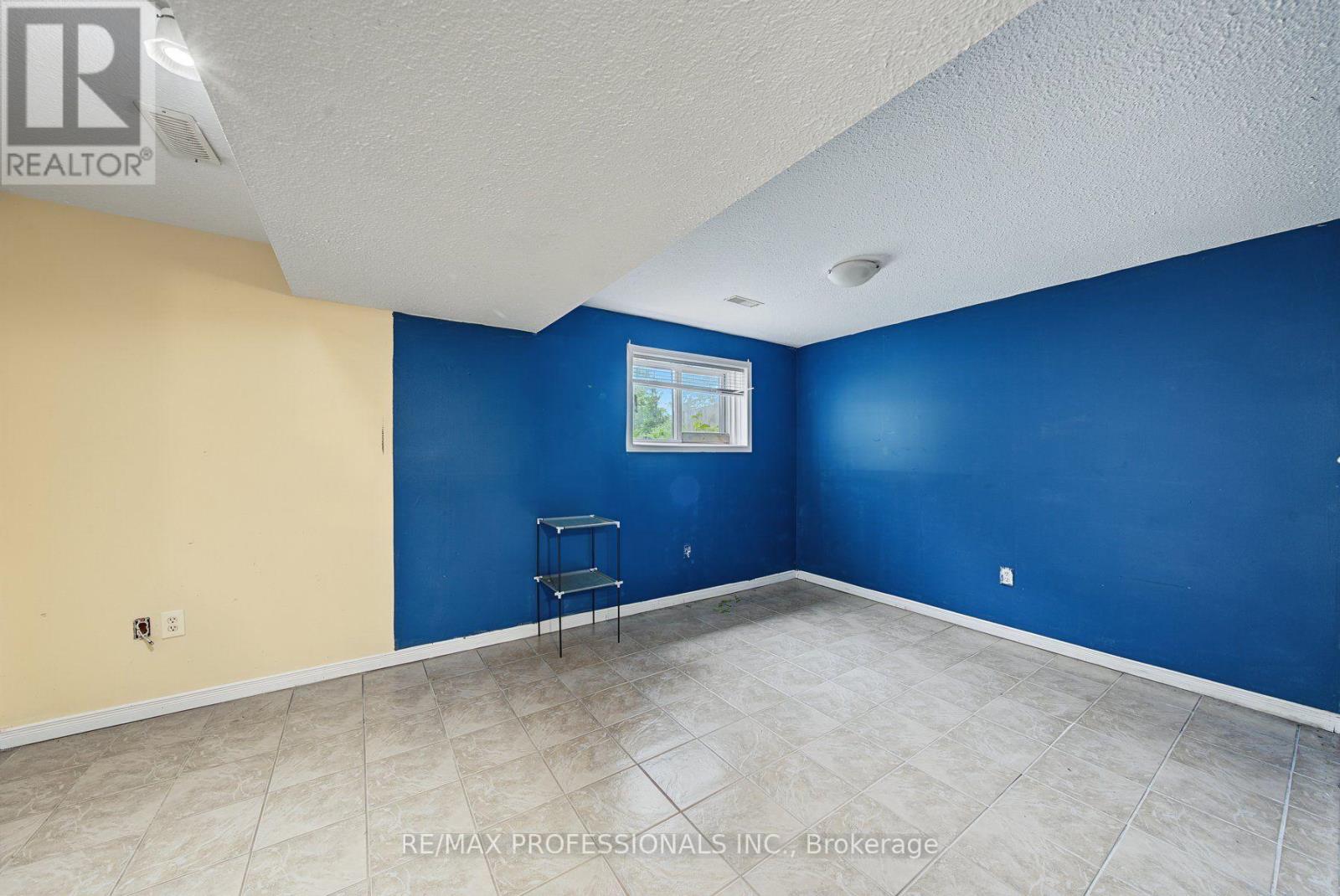 Lower - 13 Waite Lane, St. Catharines, Ontario  L2P 3Y7 - Photo 6 - X13786082