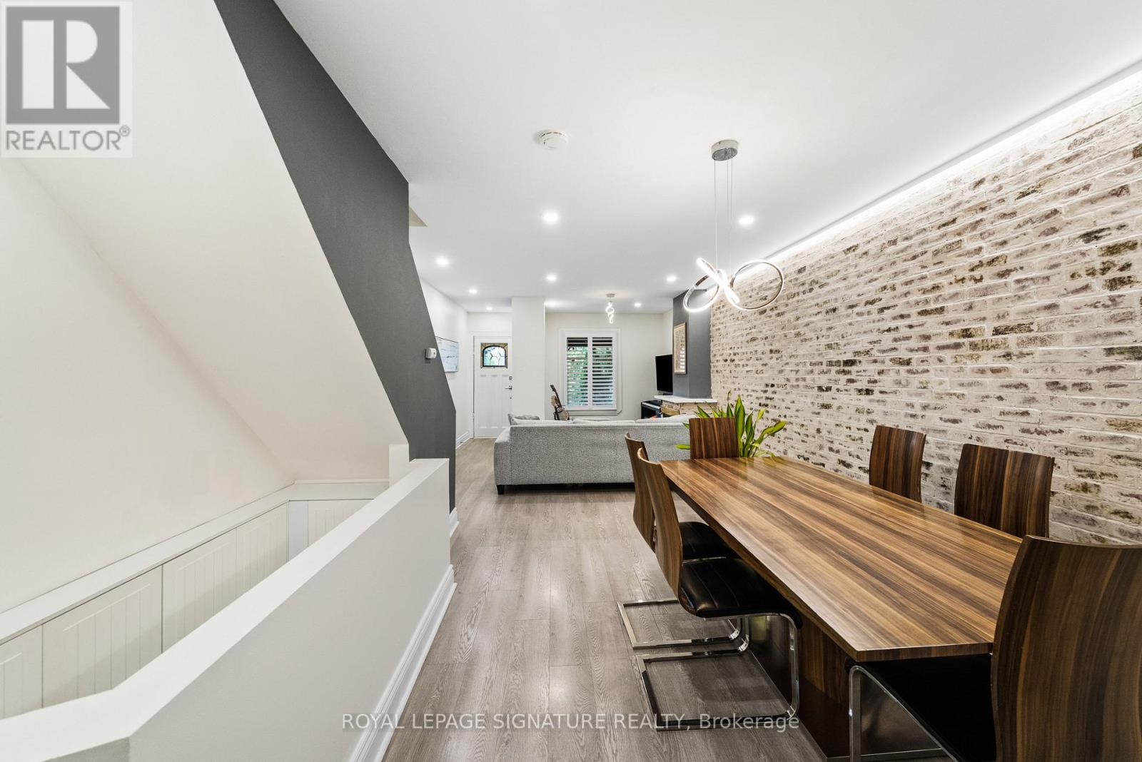 122 Duvernet Avenue, Toronto, Ontario  M4E 1V4 - Photo 12 - E13784056