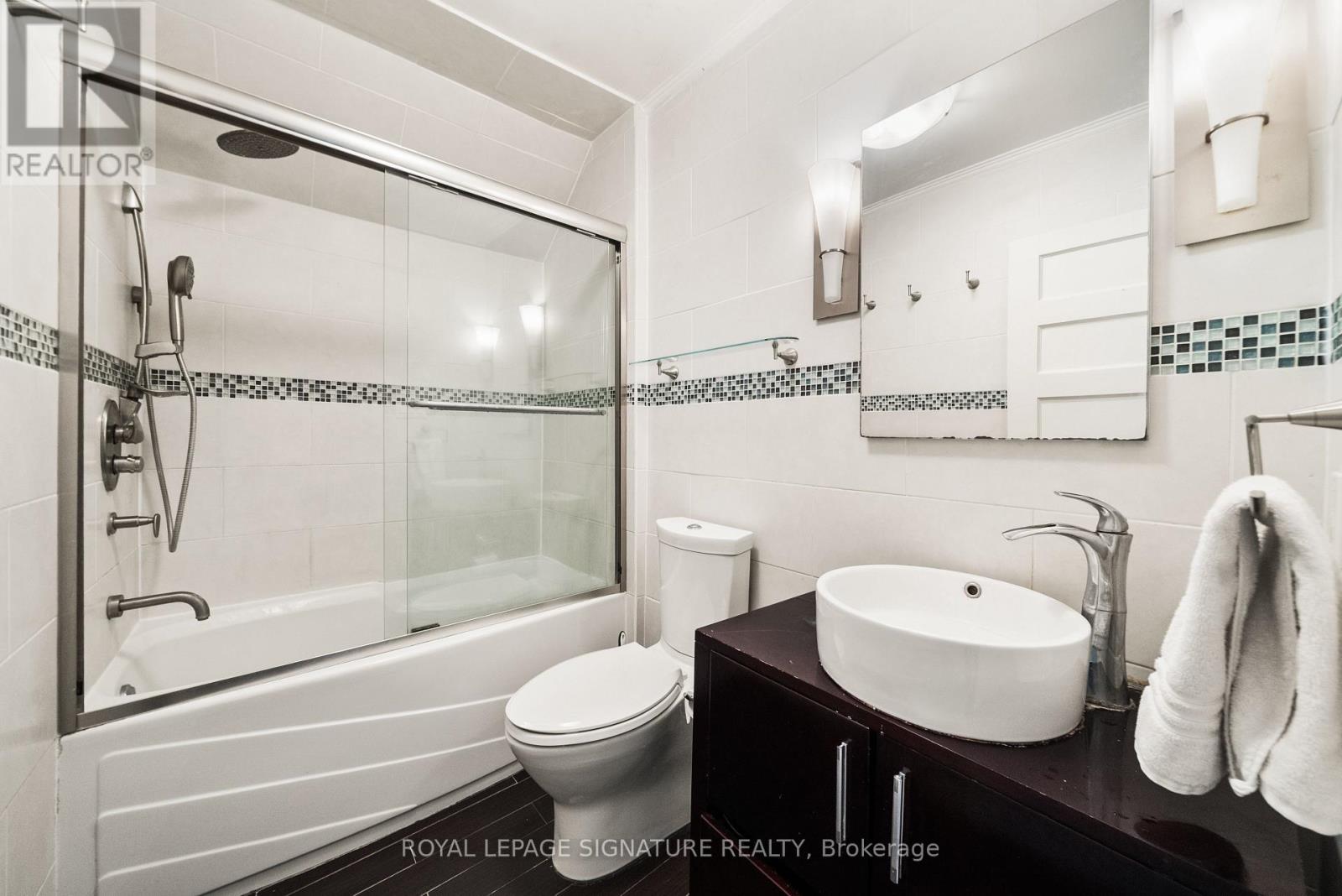 122 Duvernet Avenue, Toronto, Ontario  M4E 1V4 - Photo 25 - E13784056
