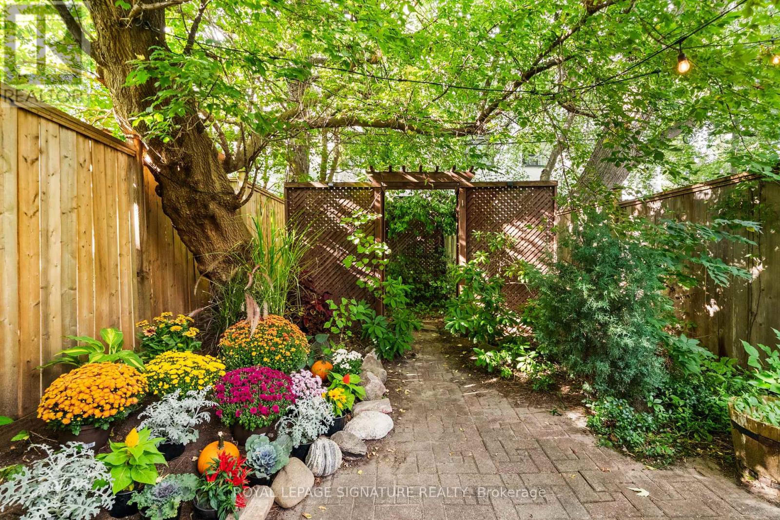 122 Duvernet Avenue, Toronto, Ontario  M4E 1V4 - Photo 30 - E13784056