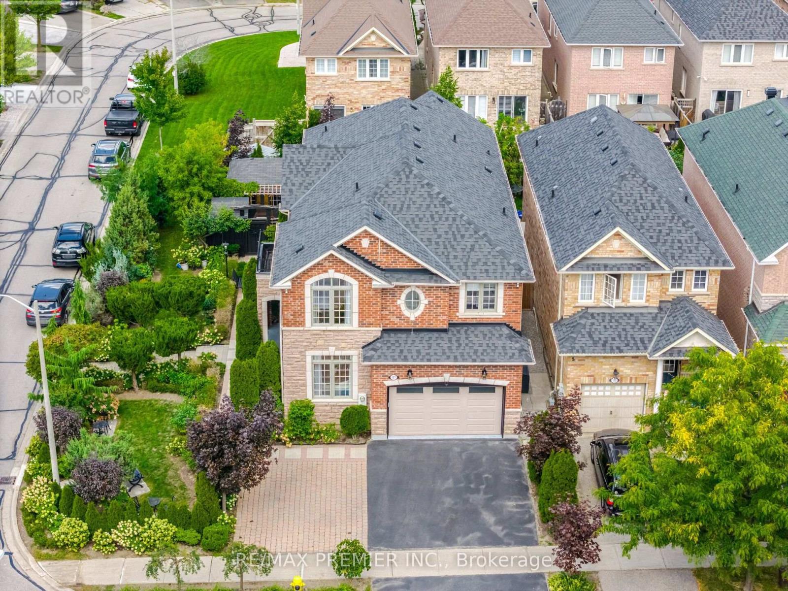 127 OZNER CRESCENT, Vaughan, Ontario