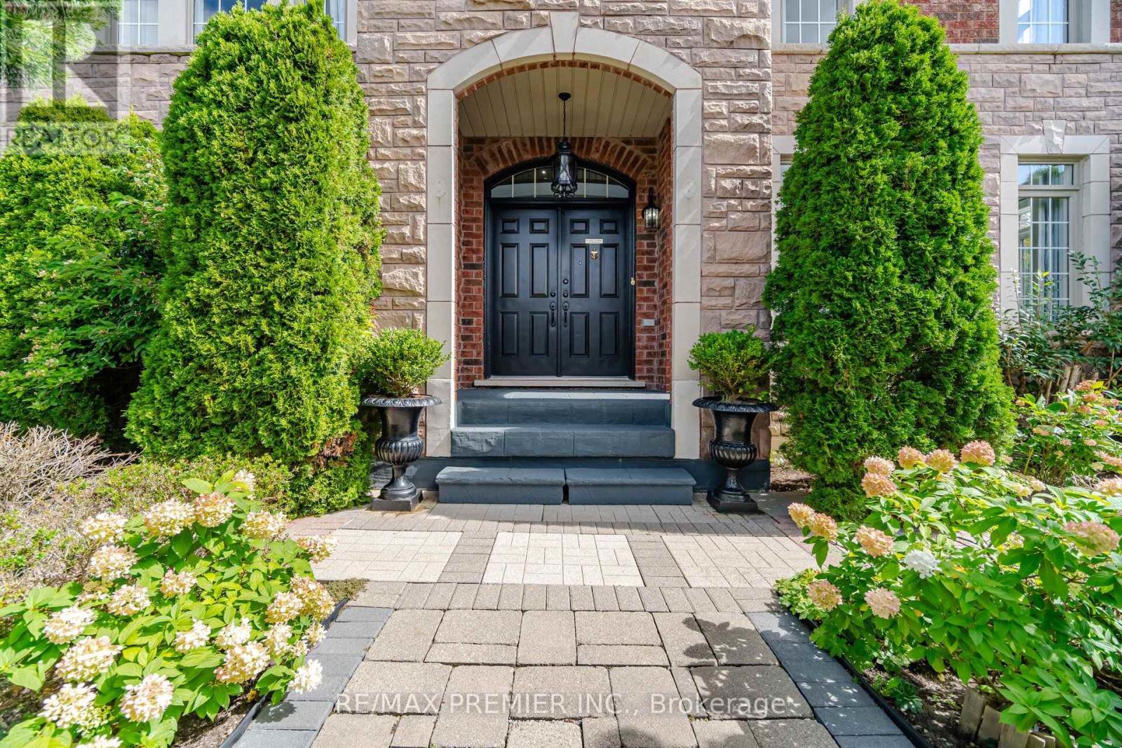 127 Ozner Crescent, Vaughan, Ontario  L4H 0G1 - Photo 8 - N13784926