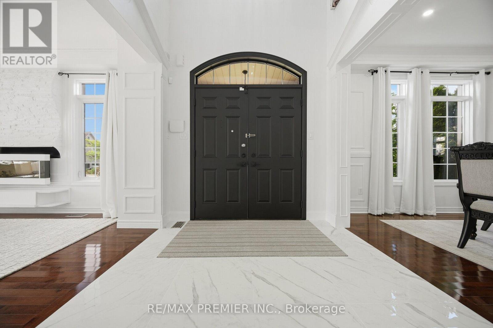 127 Ozner Crescent, Vaughan, Ontario  L4H 0G1 - Photo 9 - N13784926