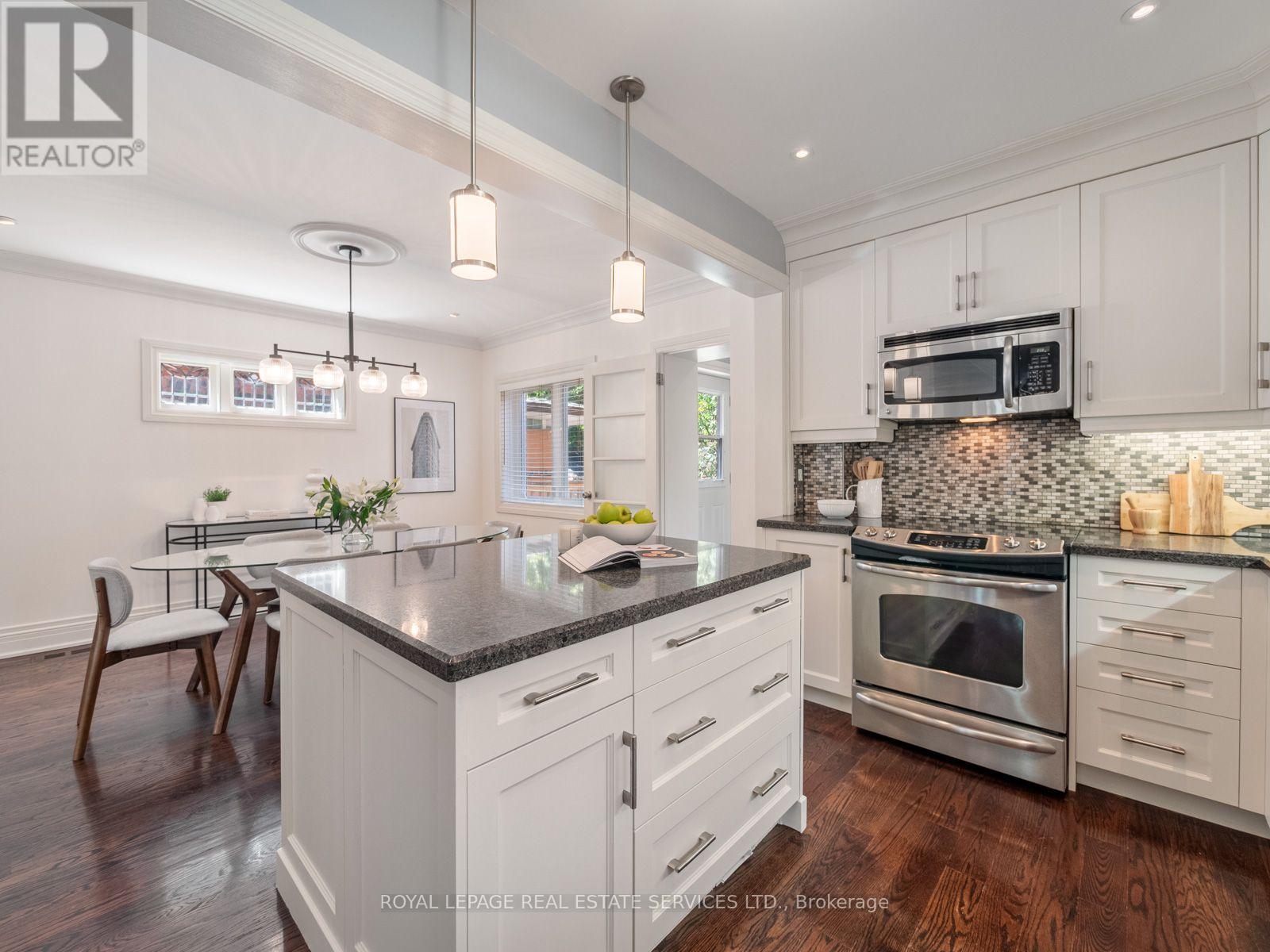 10 Elora Road, Toronto, Ontario  M6P 3H6 - Photo 16 - W13783832