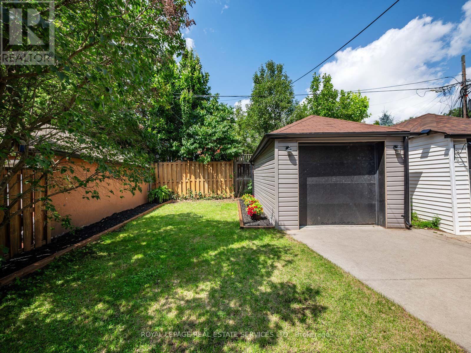10 Elora Road, Toronto, Ontario  M6P 3H6 - Photo 36 - W13783832