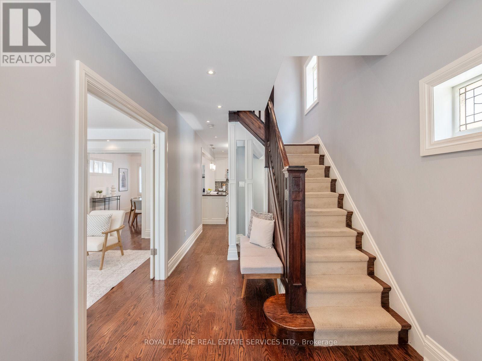 10 Elora Road, Toronto, Ontario  M6P 3H6 - Photo 5 - W13783832