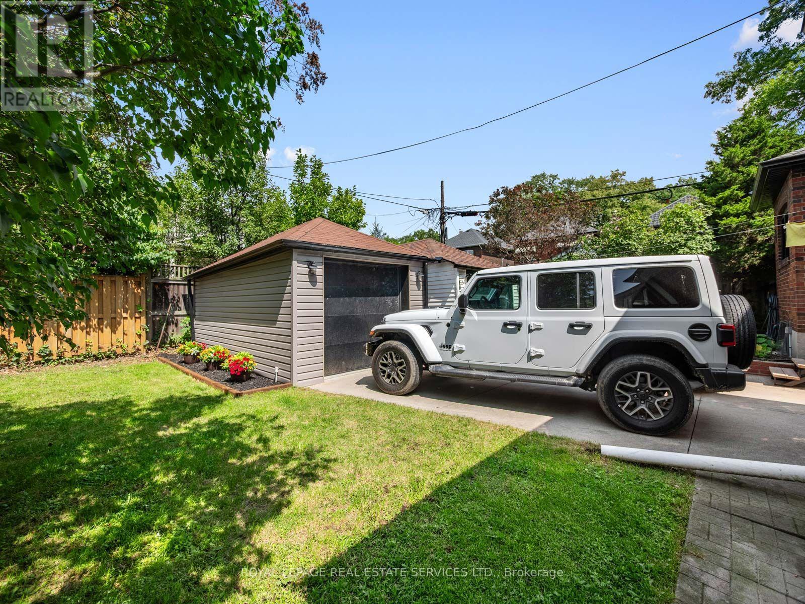 10 Elora Road, Toronto, Ontario  M6P 3H6 - Photo 39 - W13783832