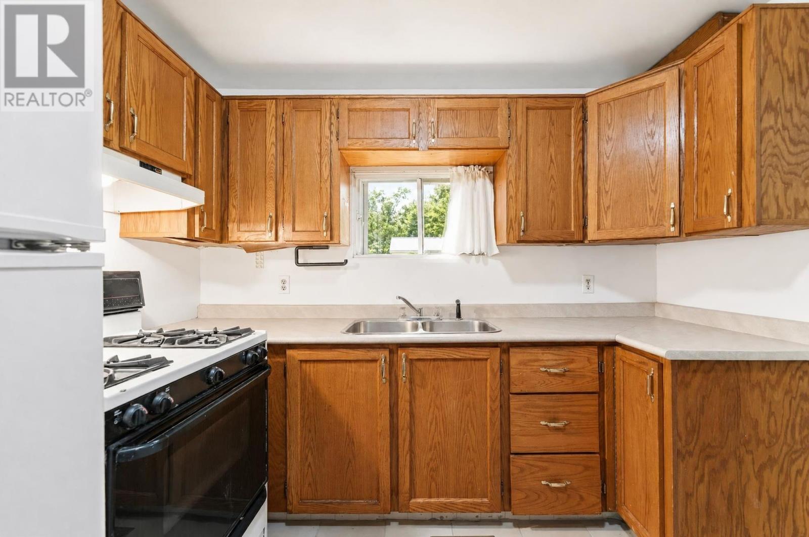 702 Lennox Ave, Sault Ste. Marie, Ontario  P6C 3P8 - Photo 14 - SM262530