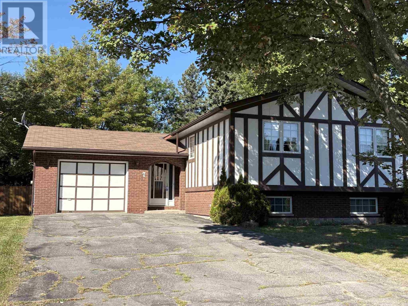 7 Panoramic Dr, Sault Ste. Marie, Ontario  P6B 5T5 - Photo 10 - SM262531