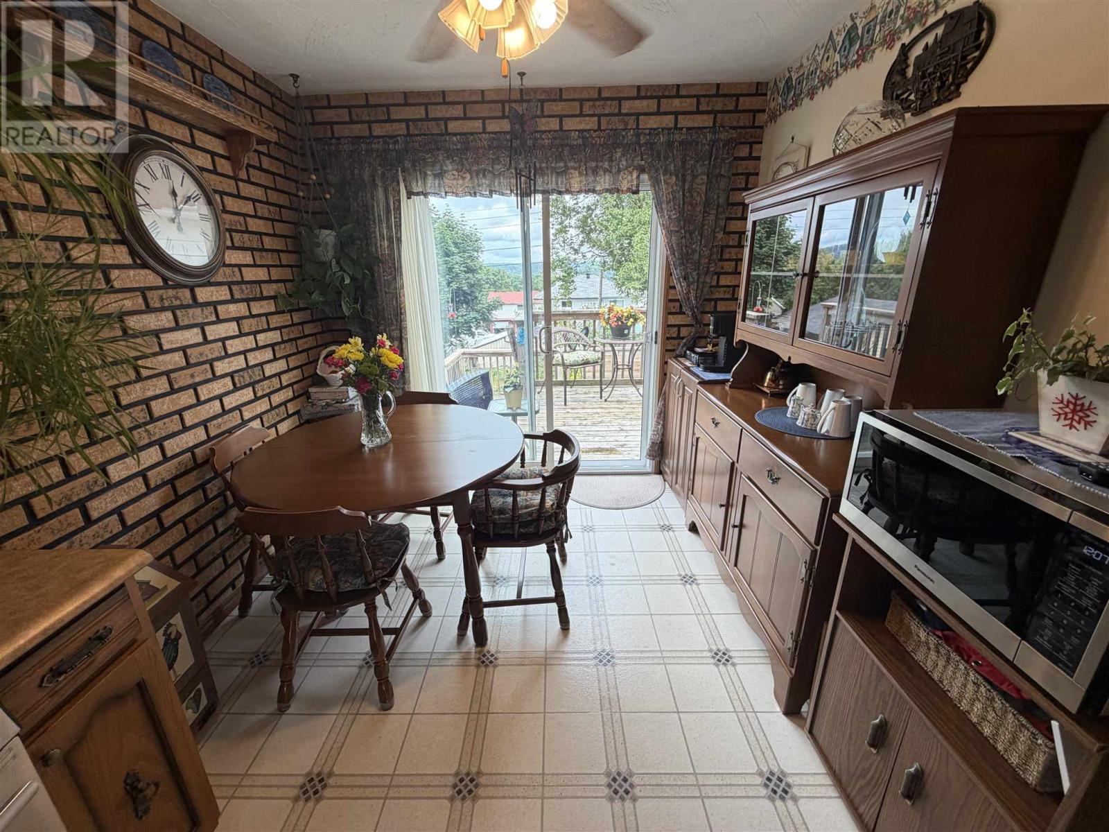 22 Birch Rd, Elliot Lake, Ontario  P5A 2E2 - Photo 10 - SM262535