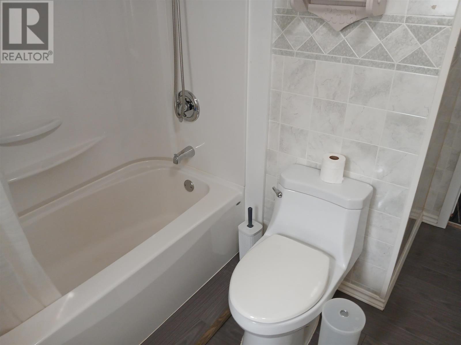 100 Westhill Rd, Elliot Lake, Ontario  P5A 1A7 - Photo 13 - SM262536