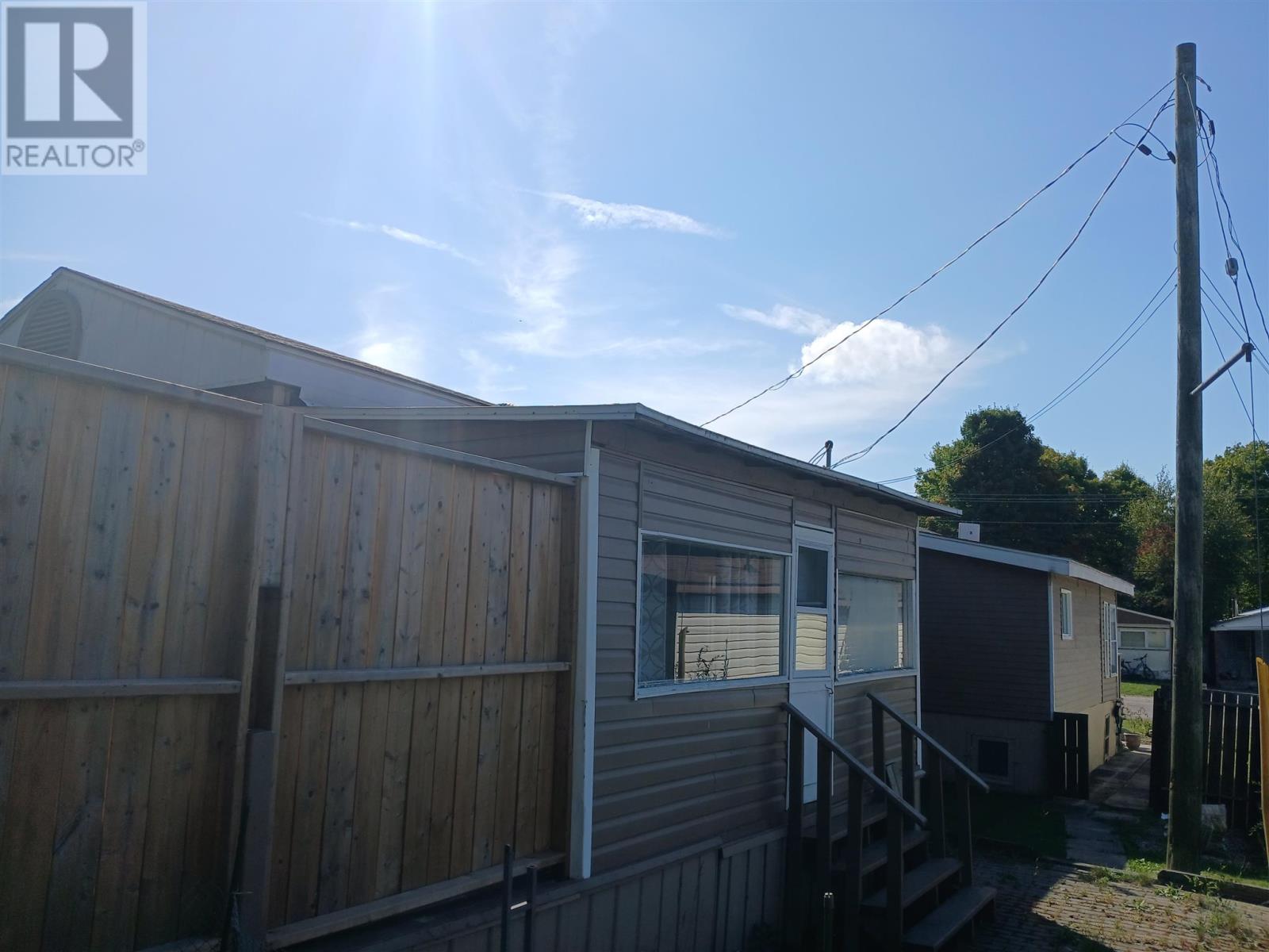 100 Westhill Rd, Elliot Lake, Ontario  P5A 1A7 - Photo 25 - SM262536