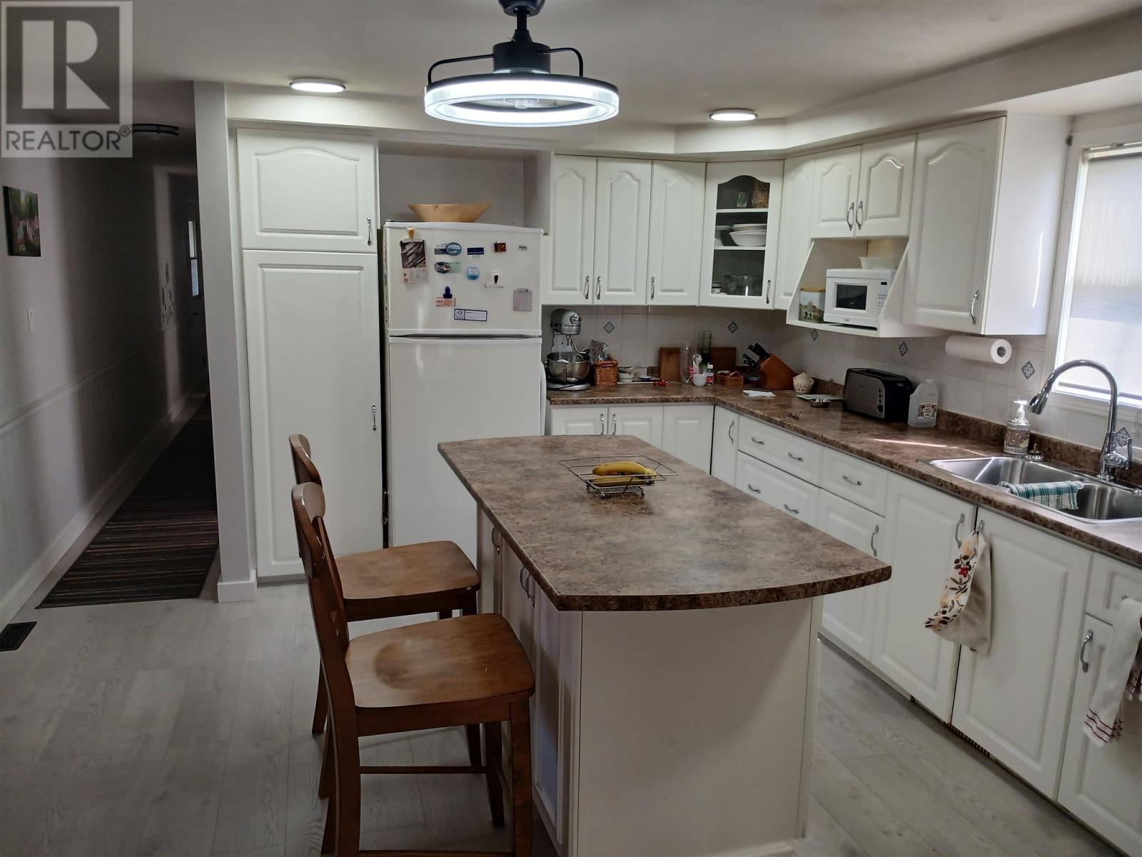 100 Westhill Rd, Elliot Lake, Ontario  P5A 1A7 - Photo 7 - SM262536