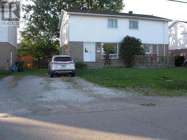 35 Broadview Dr, Sault Ste. Marie, Ontario  P6C 5T3 - Photo 1 - SM262542