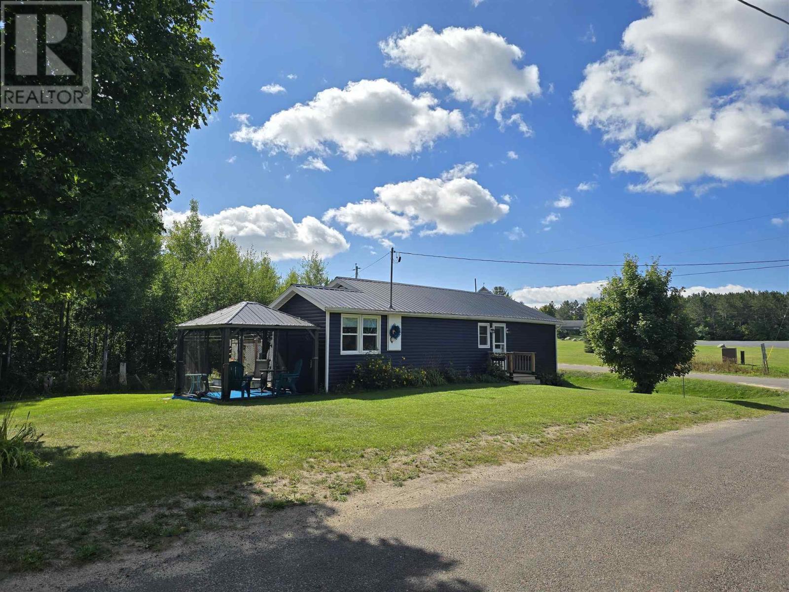 1607 Hilton Rd, Hilton Beach, Ontario  P0R 1G0 - Photo 2 - SM262543