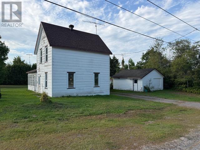 62 Queen St, Thessalon, Ontario  P0R 1L0 - Photo 2 - SM262547
