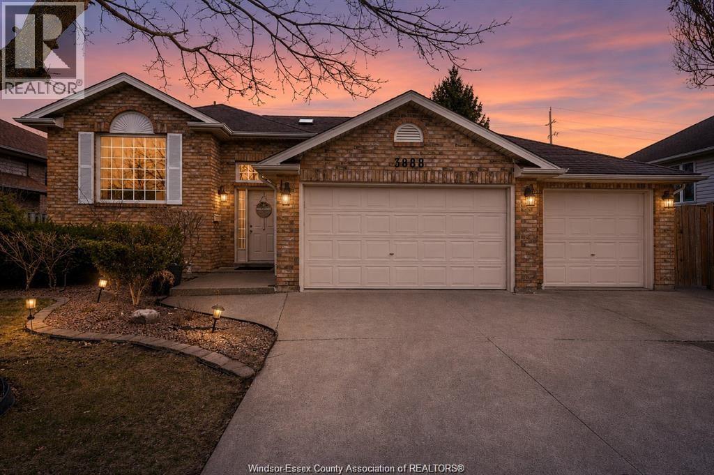 3888 ARISTOTLE CRESCENT, Windsor, Ontario