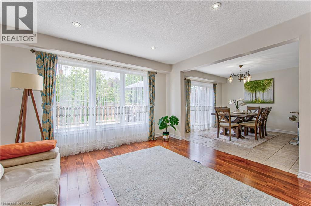 270 Springvalley Crescent, Hamilton, Ontario  L9C 0B4 - Photo 12 - 40852288