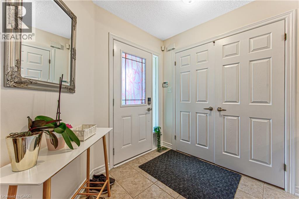 270 Springvalley Crescent, Hamilton, Ontario  L9C 0B4 - Photo 4 - 40852288