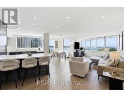 702 - 270 QUEENS QUAY W, Toronto, Ontario