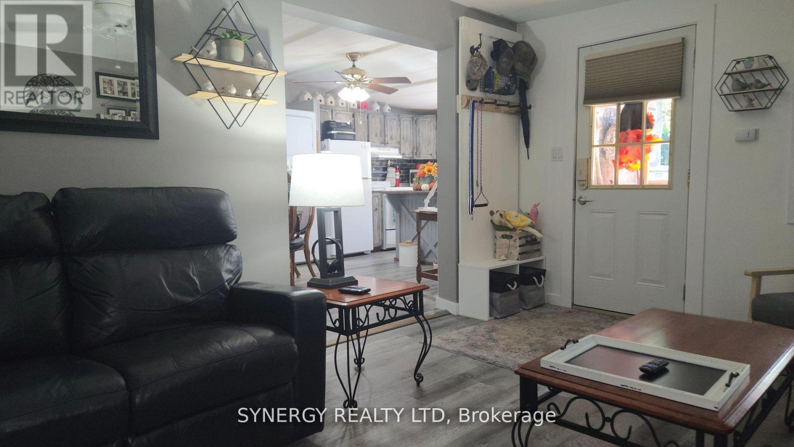 24749 Park Street, Strathroy-Caradoc, Ontario  N7G 1P4 - Photo 5 - X13786428