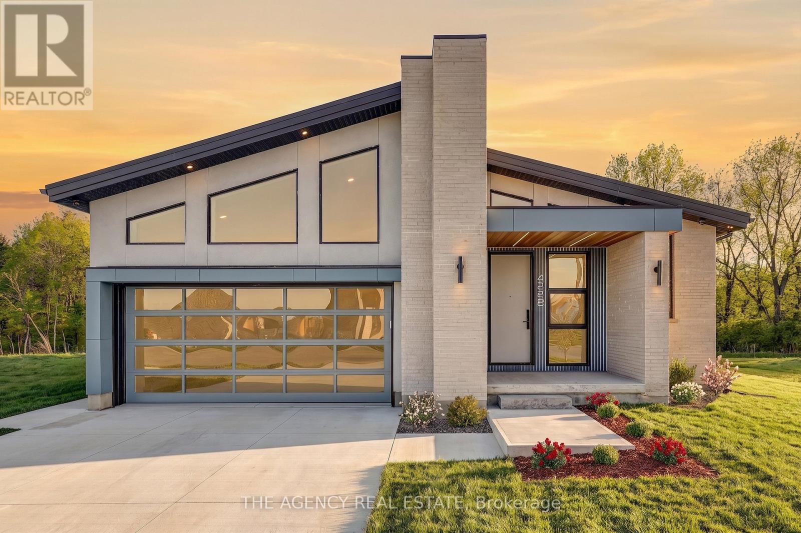 4228 FALLINGBROOK ROAD, London South, Ontario