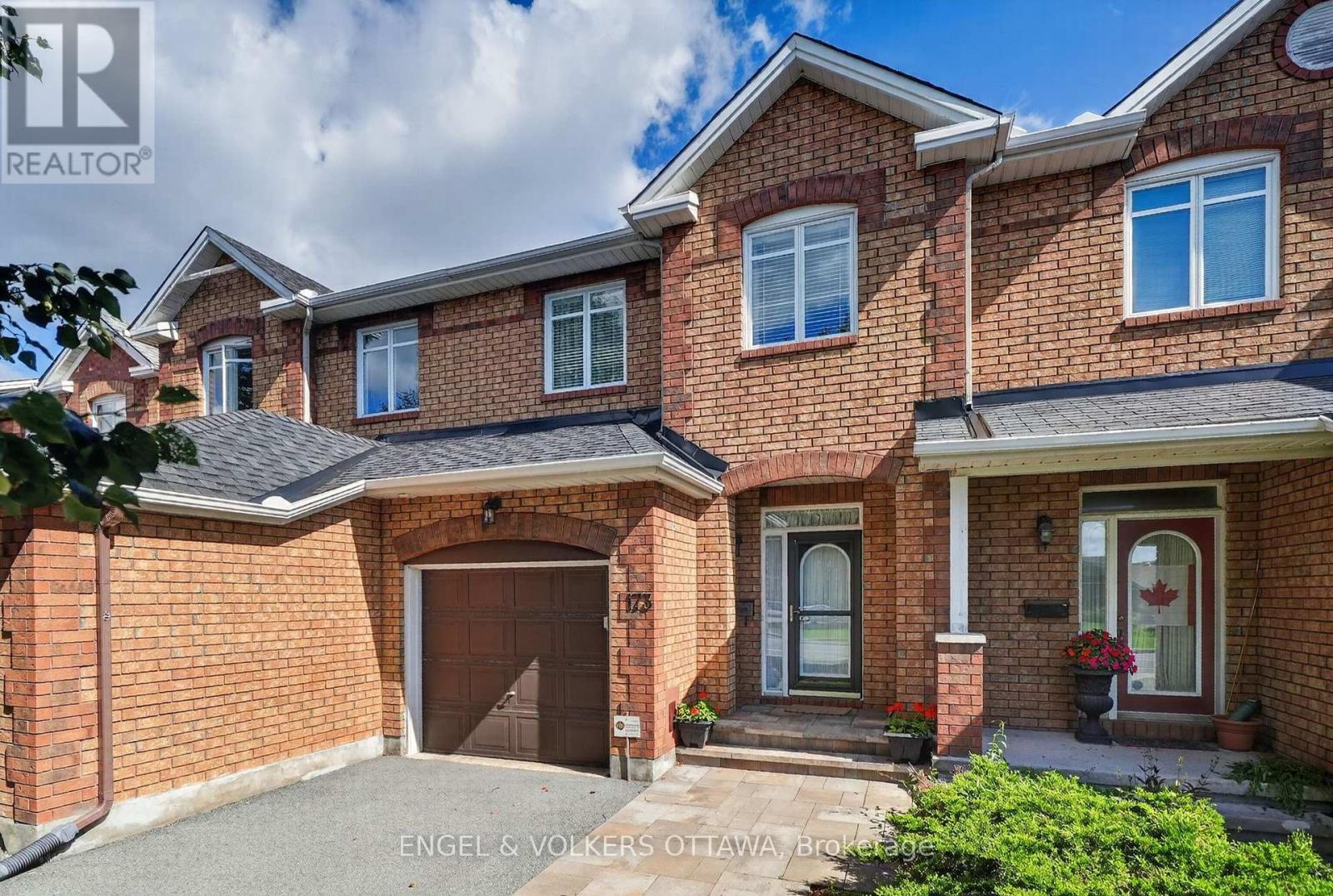 173 Hearst Way, Ottawa, Ontario  K2L 4G6 - Photo 2 - X13786294