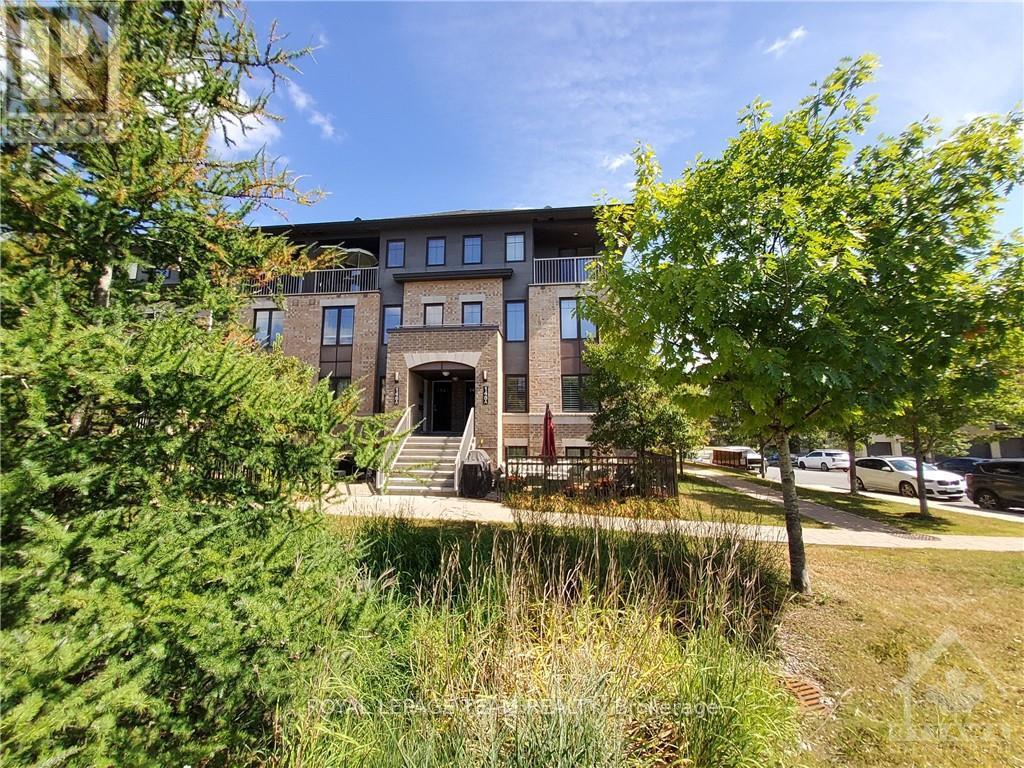 B - 148 LINDENSHADE DRIVE, Ottawa, Ontario