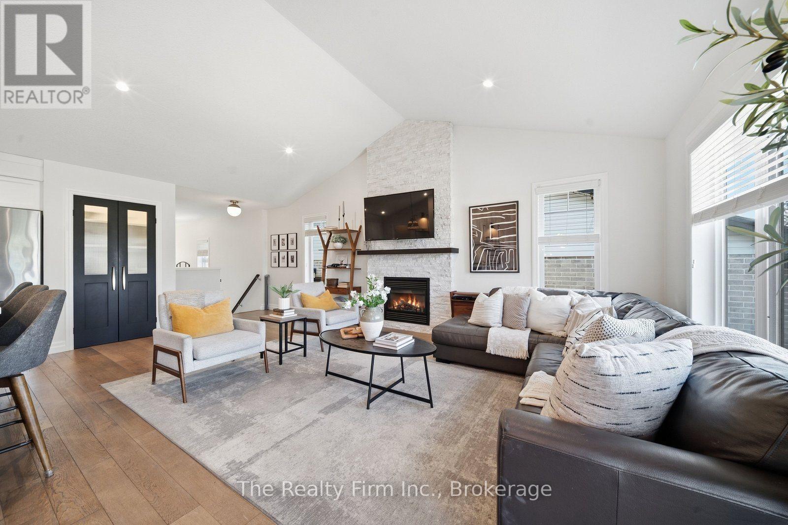247 Dieppe Drive, Woodstock, Ontario N4T 0G1 - Photo 11 - X13786372
