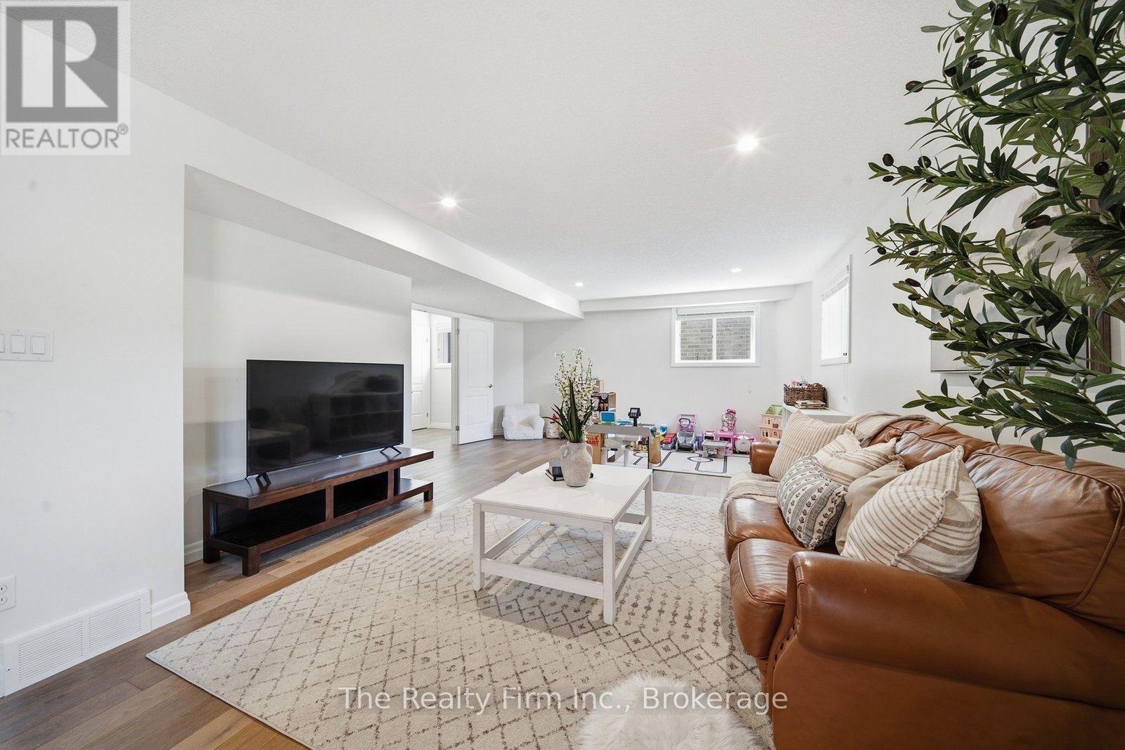247 Dieppe Drive, Woodstock, Ontario N4T 0G1 - Photo 32 - X13786372