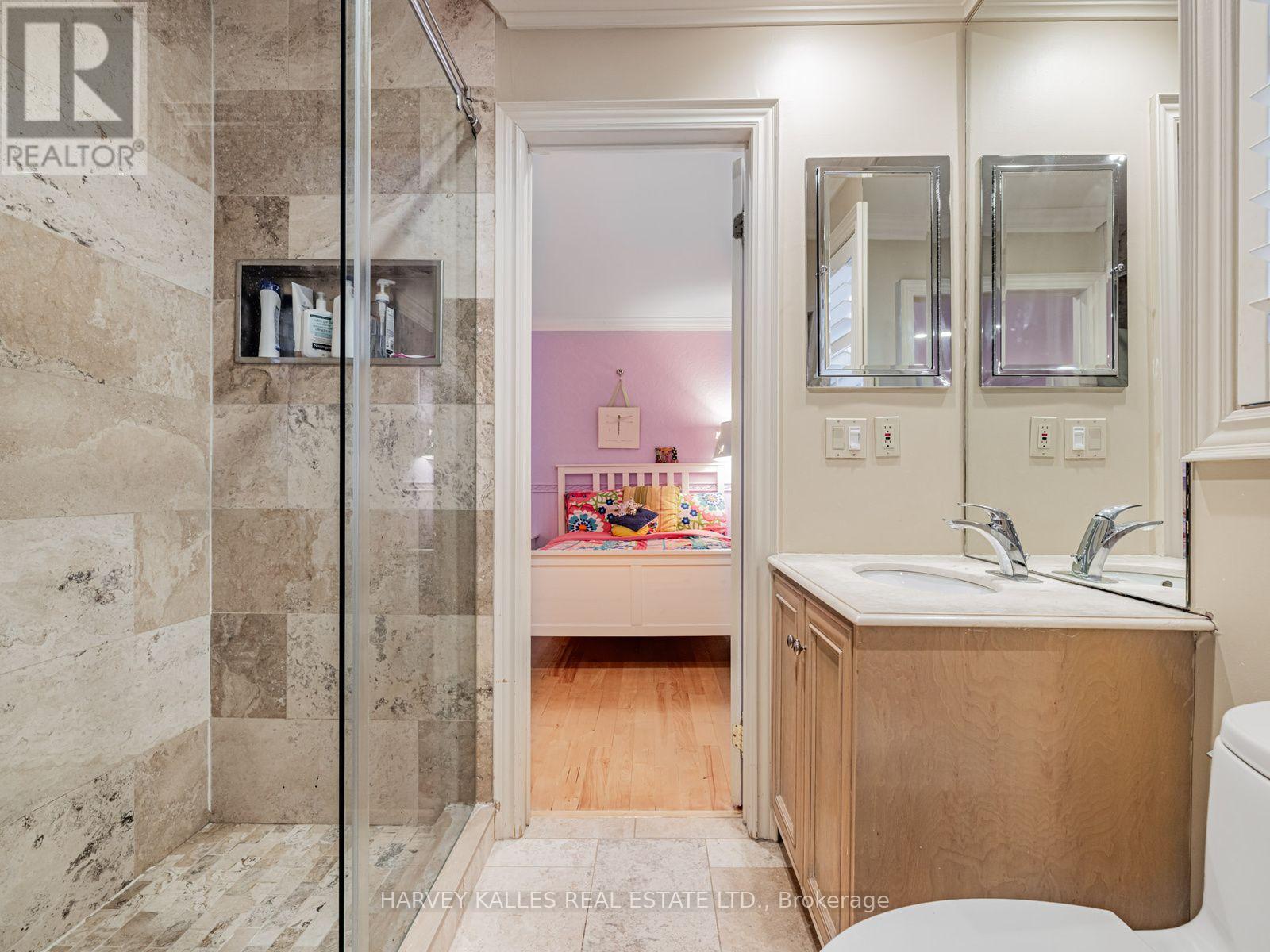 55 Viewmount Avenue, Toronto, Ontario  M6B 1T2 - Photo 31 - C13786194