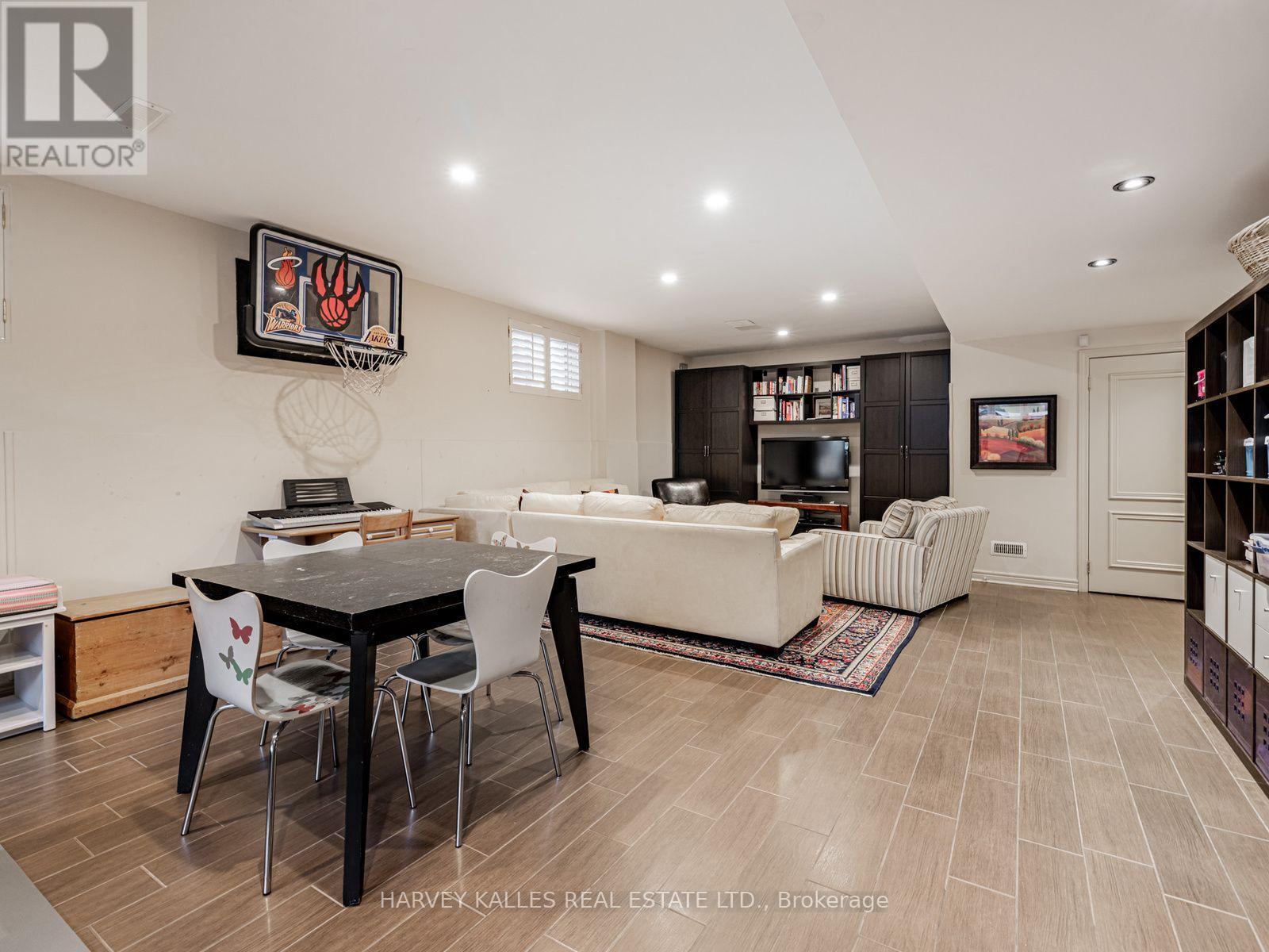 55 Viewmount Avenue, Toronto, Ontario  M6B 1T2 - Photo 38 - C13786194