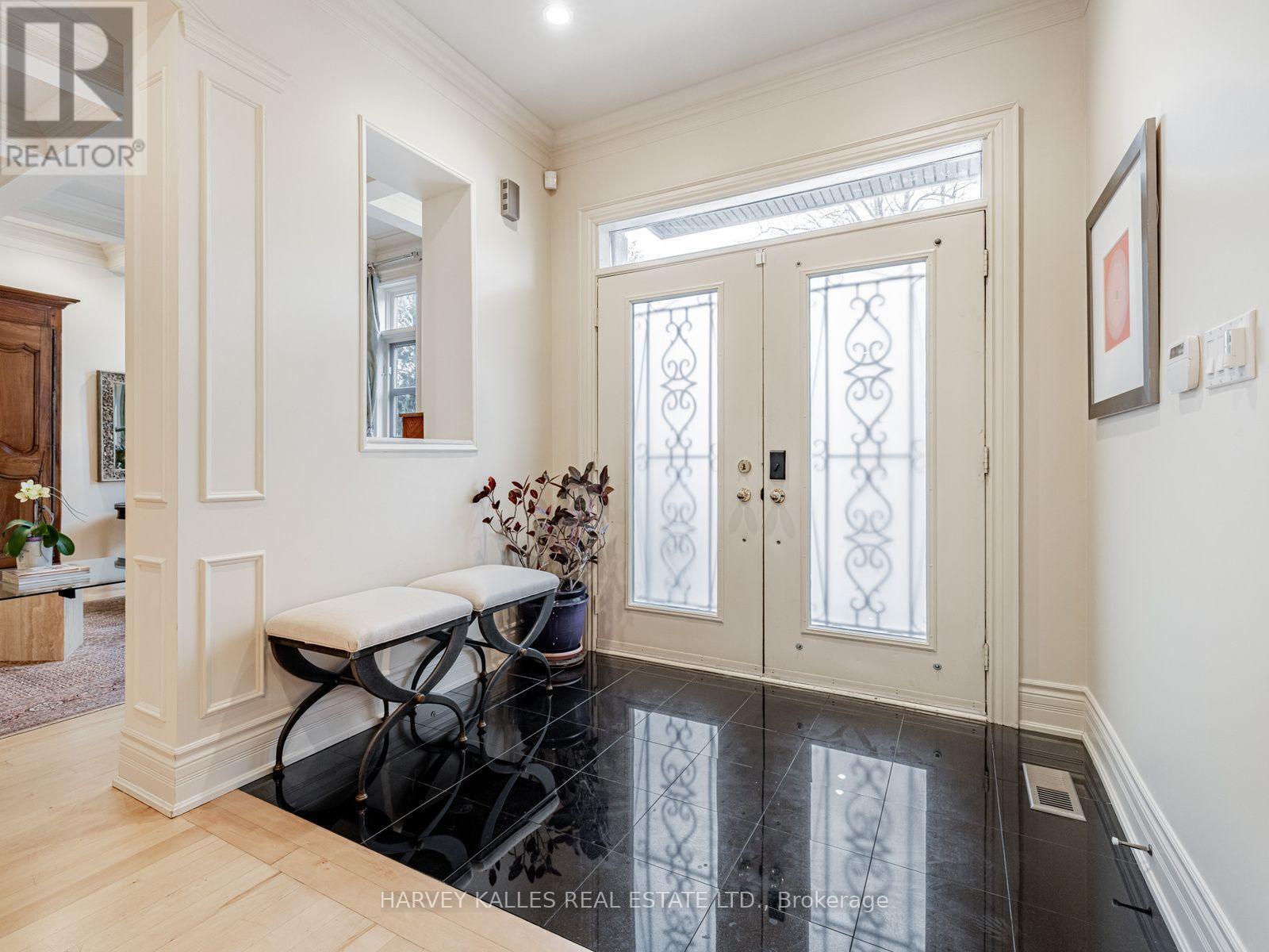 55 Viewmount Avenue, Toronto, Ontario  M6B 1T2 - Photo 6 - C13786194