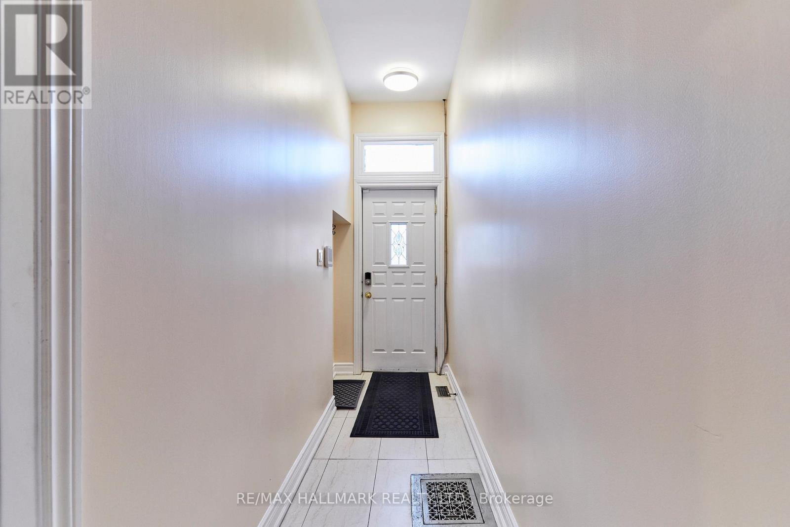 95 Wolseley Street, Toronto, Ontario  M5T 1A4 - Photo 2 - C13786224