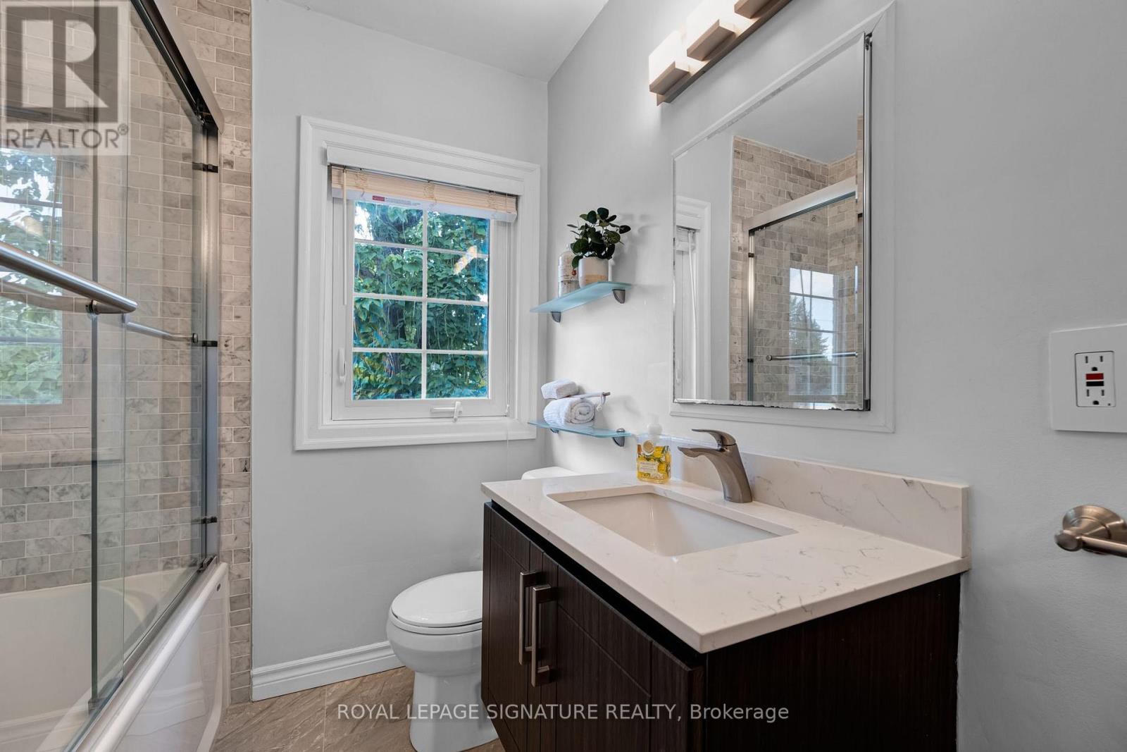 39 Brentcliffe Road, Toronto, Ontario  M4G 3Y4 - Photo 20 - C13786368