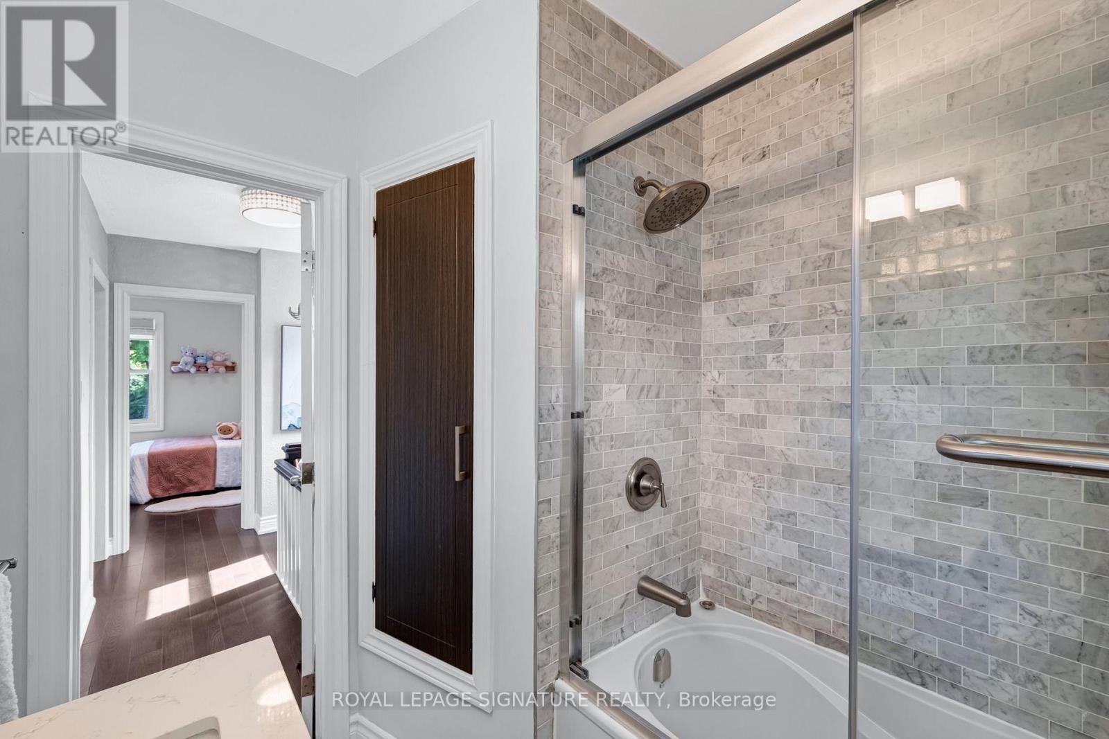 39 Brentcliffe Road, Toronto, Ontario  M4G 3Y4 - Photo 21 - C13786368