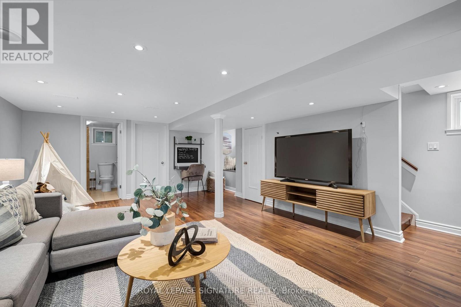 39 Brentcliffe Road, Toronto, Ontario  M4G 3Y4 - Photo 23 - C13786368