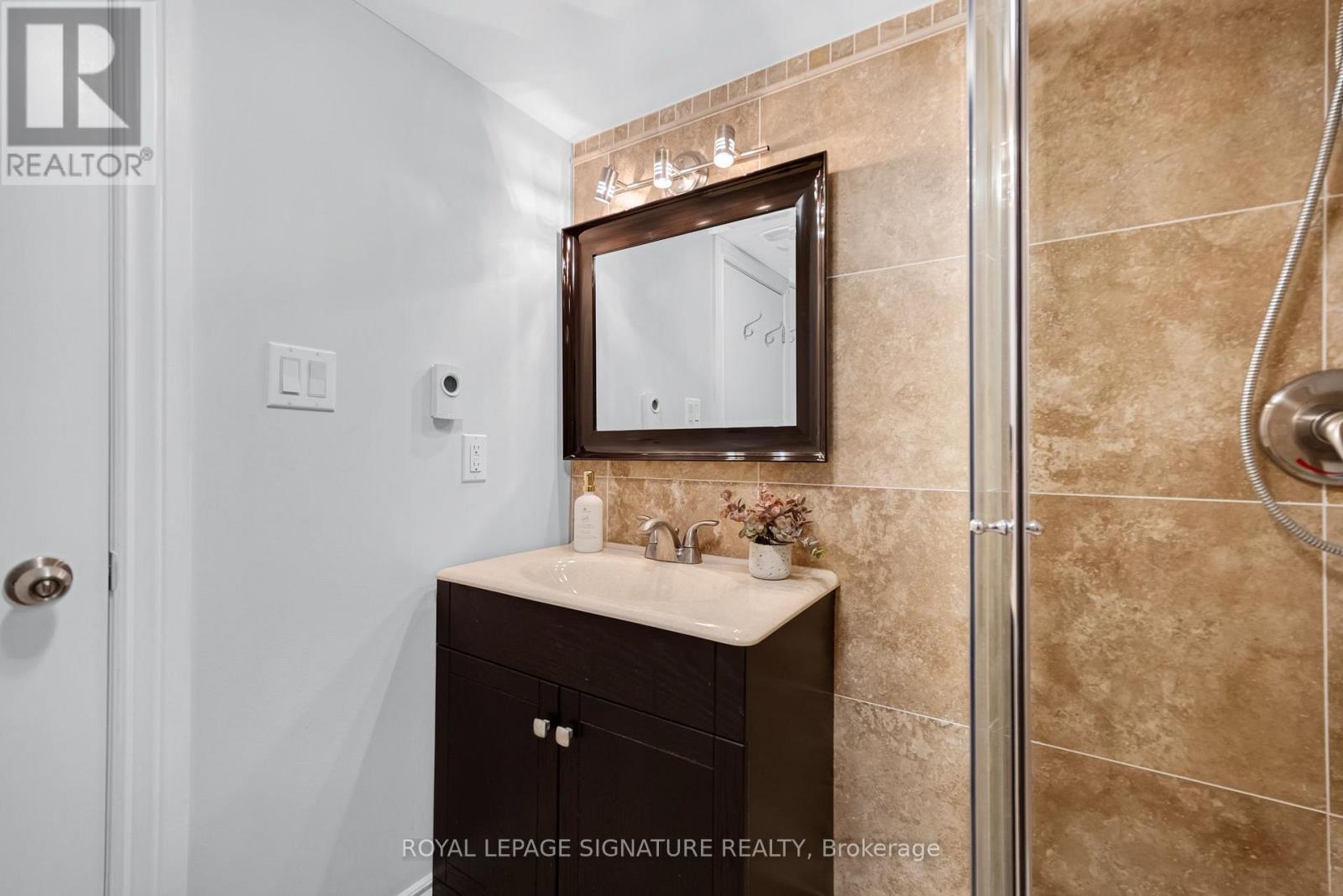 39 Brentcliffe Road, Toronto, Ontario  M4G 3Y4 - Photo 25 - C13786368